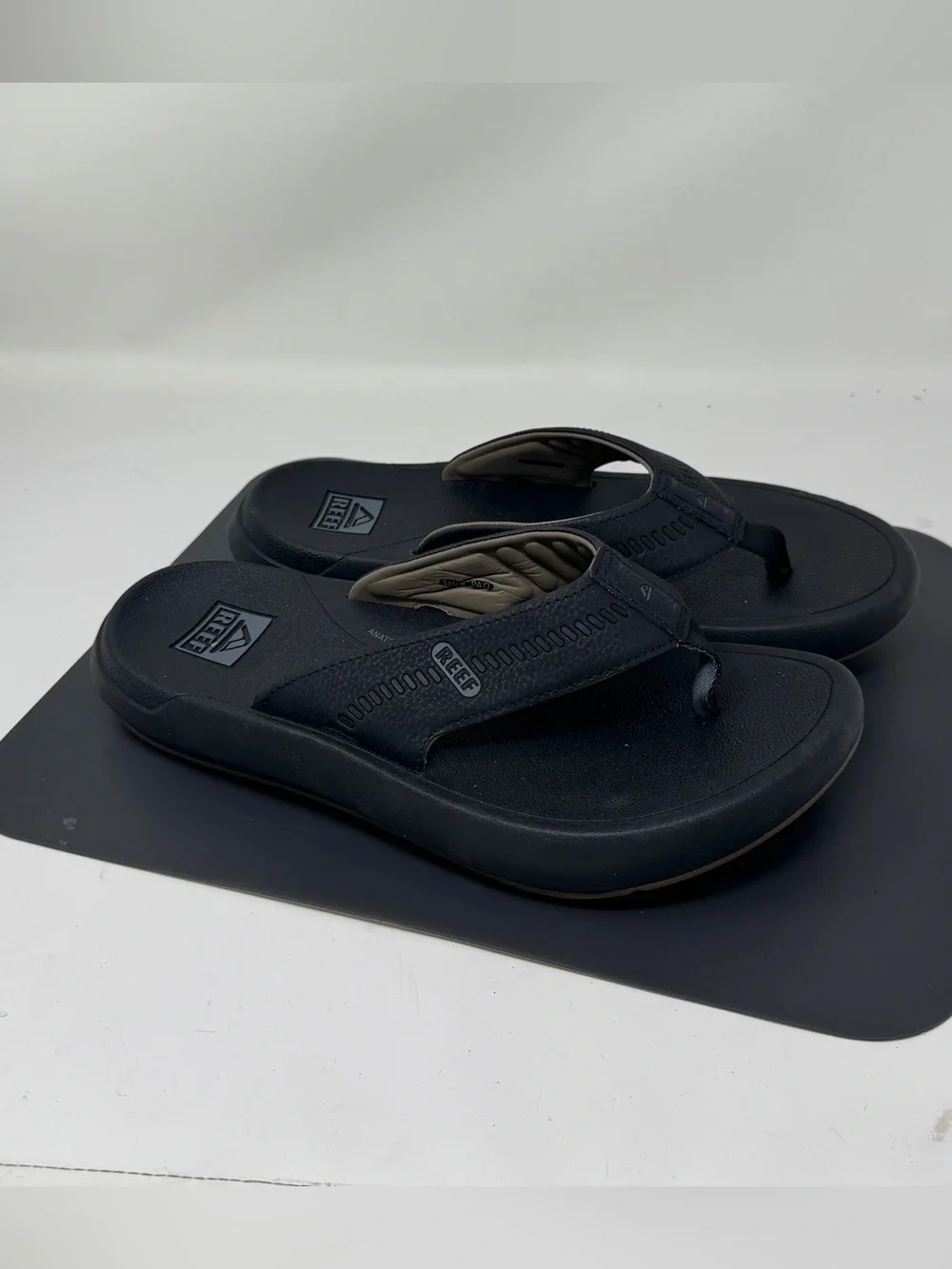 Reef Cruiser Men’s Flip Flops/Sandals Black Size 11 excellent never used